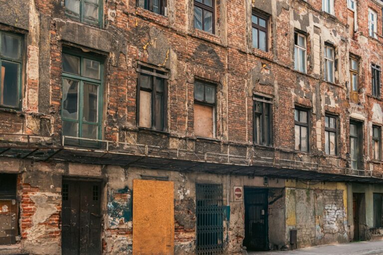 Jak wygląda osuszanie po zalaniu w Łodzi? Kompleksowa usługa krok po kroku